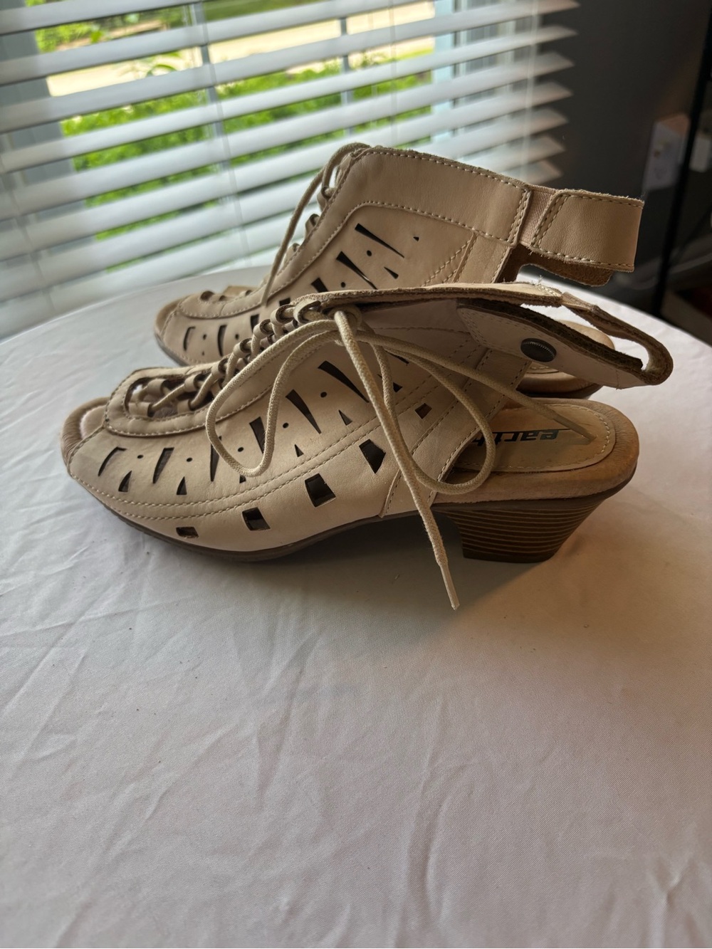 Earth Origins Leather Lace-Up Cutout Kristen Peep Toe Sandals Taupe 8.5